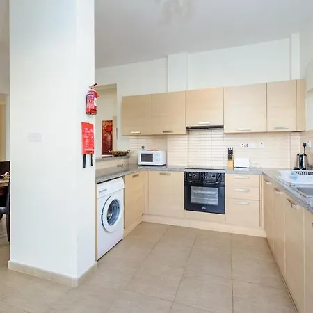 Dafnis Helios - Lovely 3 Bedroom With Pool - Close To Fig Tree Bay 빌라