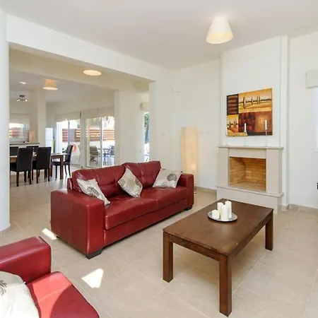 Dafnis Helios - Lovely 3 Bedroom With Pool - Close To Fig Tree Bay