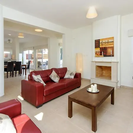 Dafnis Helios - Lovely 3 Bedroom With Pool - Close To Fig Tree Bay