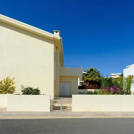 Dafnis Helios - Lovely 3 Bedroom With Pool - Close To Fig Tree Bay Villa