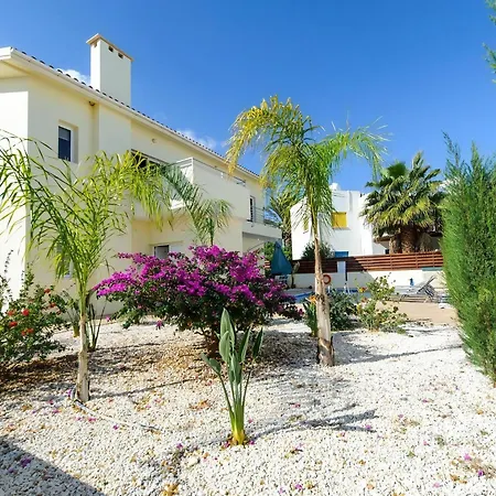Dafnis Helios - Lovely 3 Bedroom With Pool - Close To Fig Tree Bay *