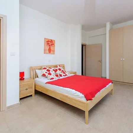 Dafnis Helios - Lovely 3 Bedroom With Pool