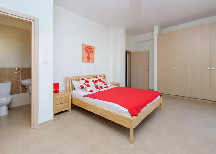 Dafnis Helios - Lovely 3 Bedroom With Pool