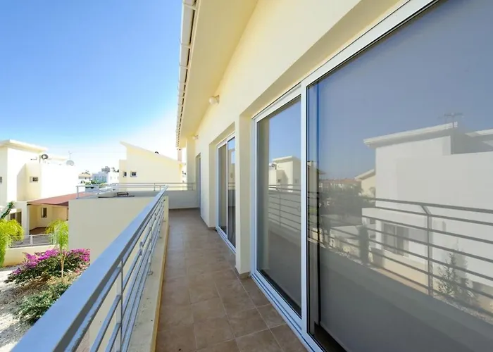 Dafnis Helios - Lovely 3 Bedroom With Pool 프로타라스